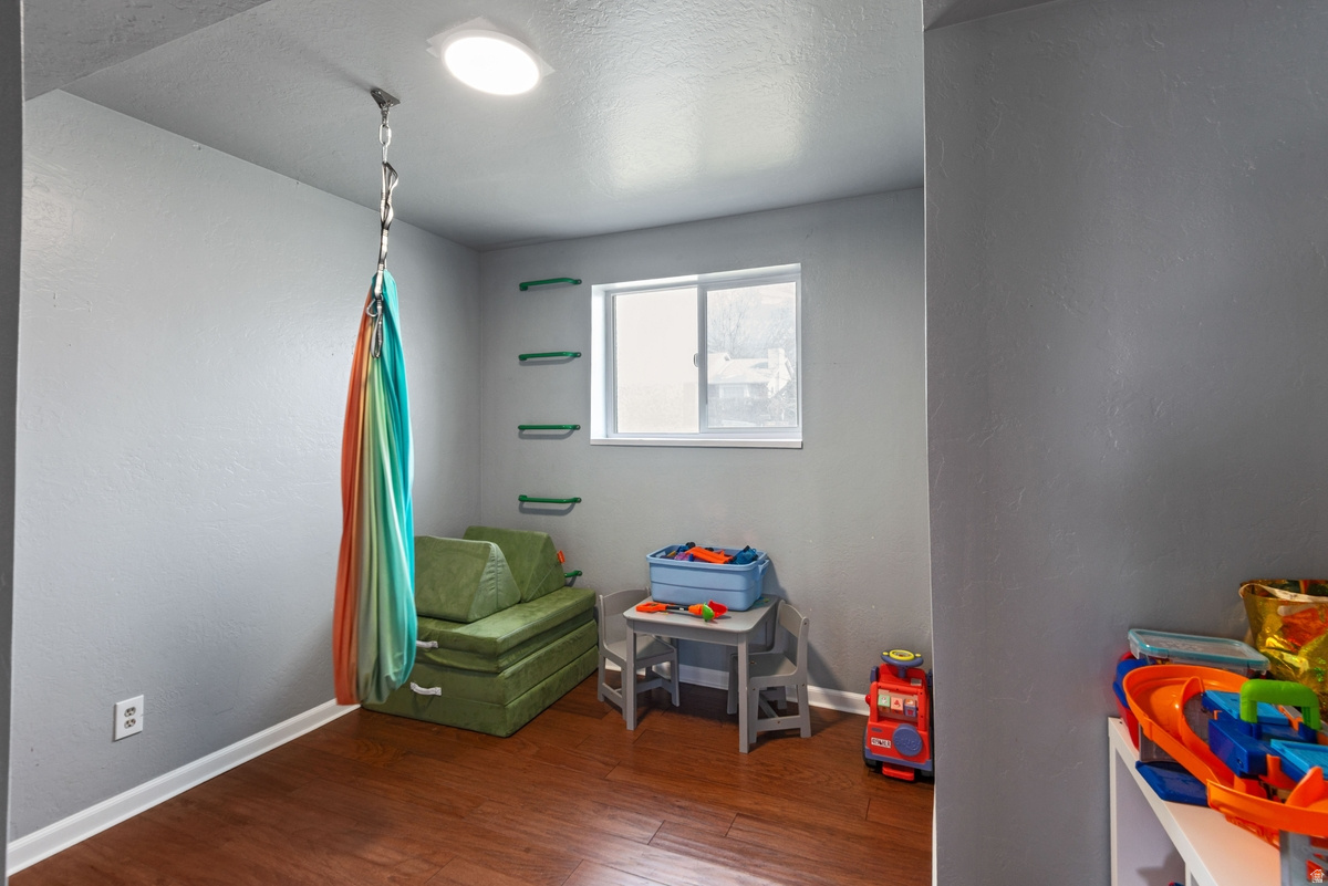 PLEASANT MEADOWS - Residential