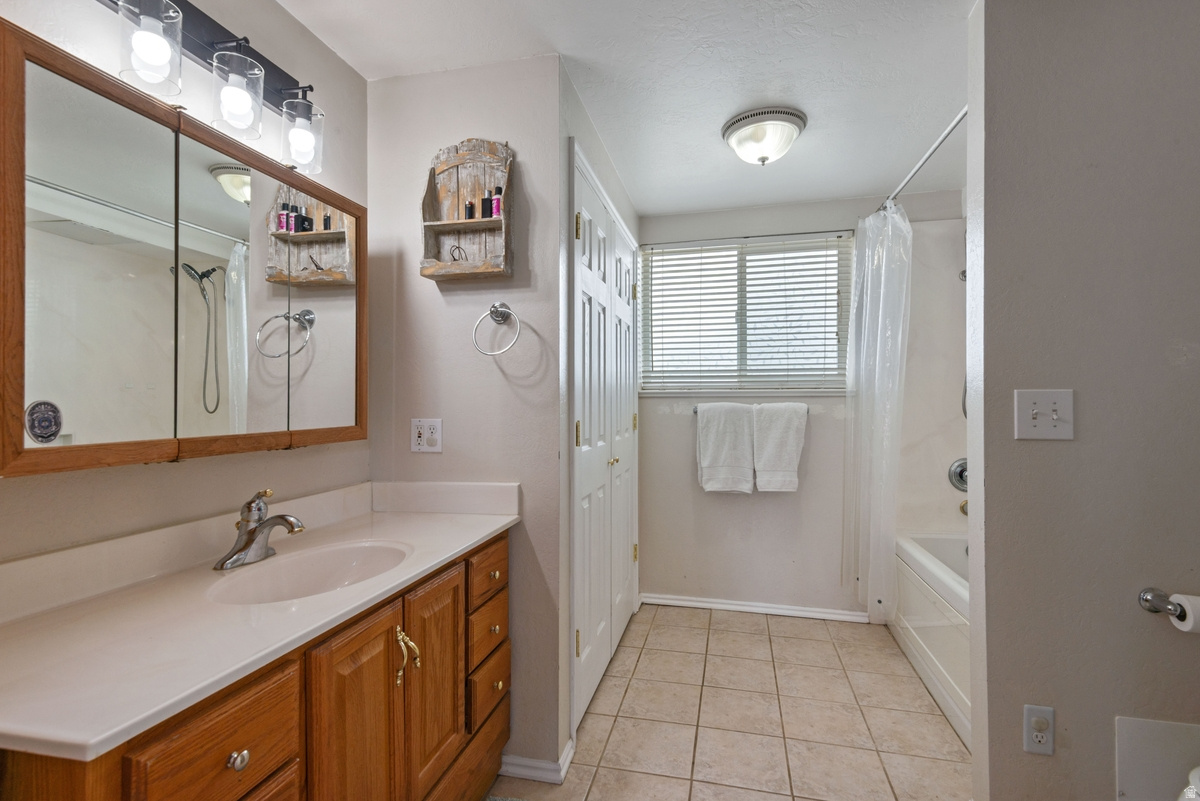 PLEASANT MEADOWS - Residential