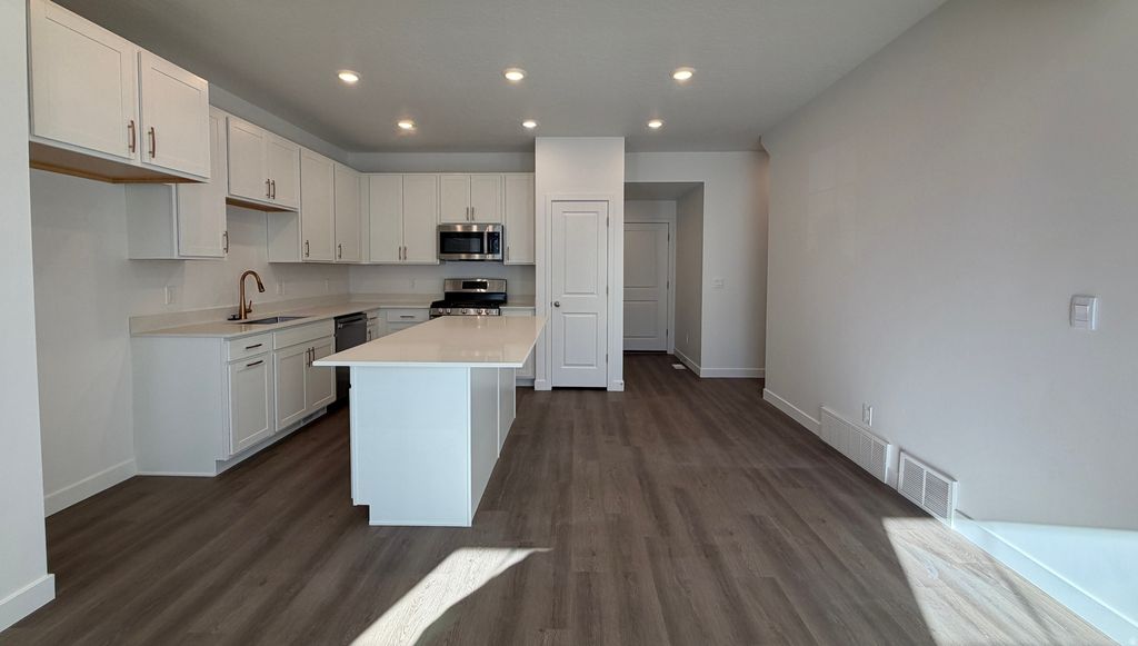 Photo of 2162 W STARDEW ST #540, Eagle Mountain, UT 84005 (MLS # 2126778)