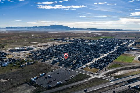 Tiny photo for 3261 S BURKHILL LN, Syracuse, UT 84075 (MLS # 2143703)