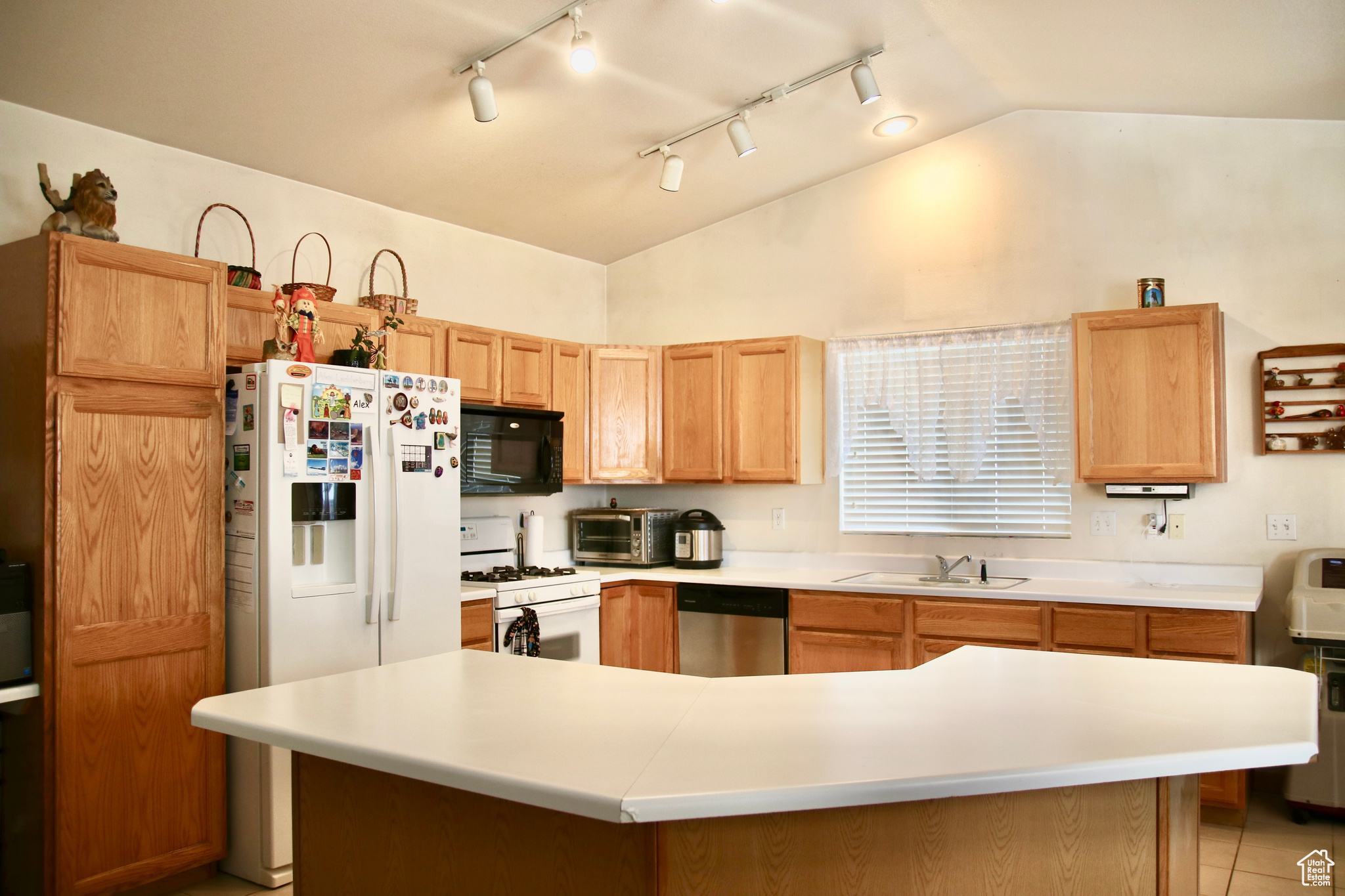 584 N 780, Tooele, Utah image 3