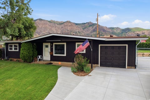 Tiny photo for 932 SYMPHONY CIR, Ogden, UT 84404 (MLS # 2170601)