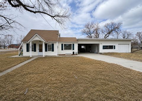 Photo of 692 S 300 W, Mt Pleasant, UT 84647 (MLS # 2158830)