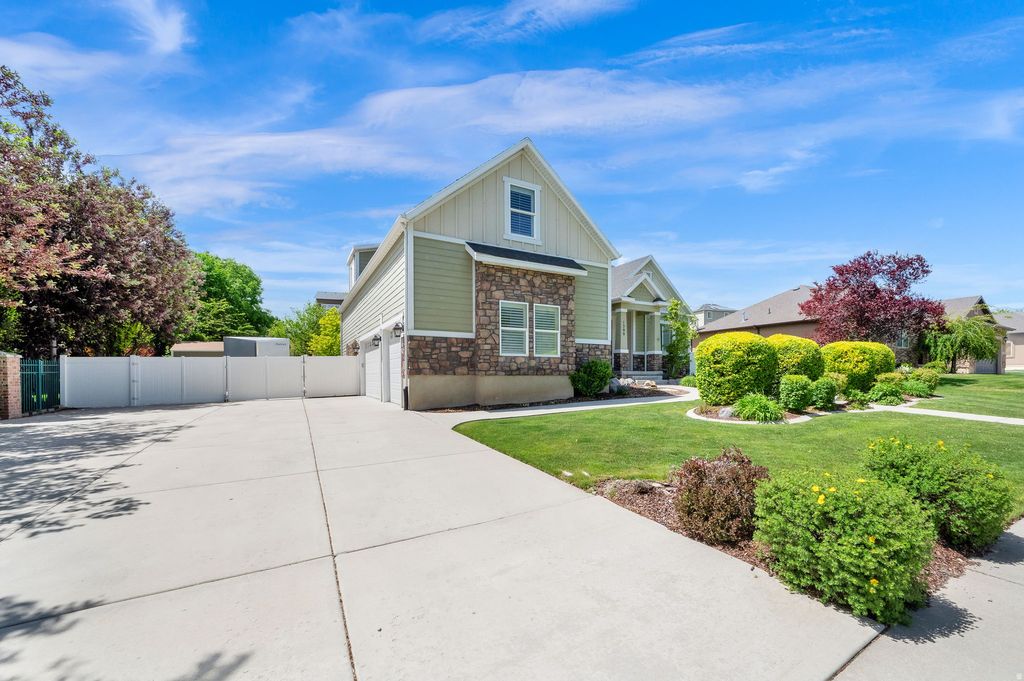 Photo of 1309 N 200 E, American Fork, UT 84003 (MLS # 2162056)
