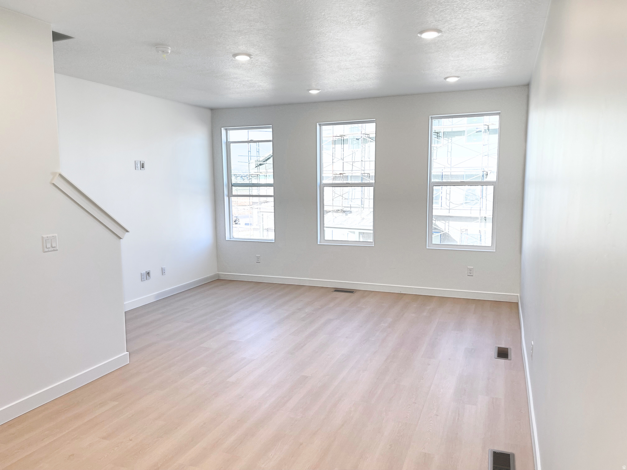 BEACON POINTE - Residential