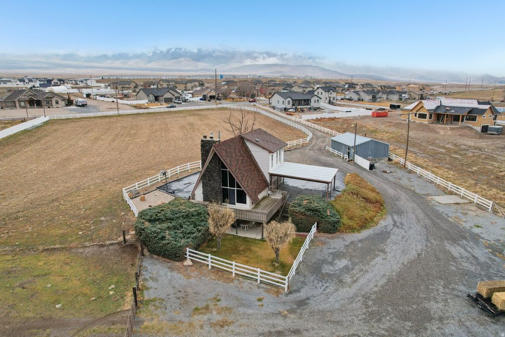 Photo of 830 N OLD LINCOLN HWY, Grantsville, UT 84029 (MLS # 2137983)