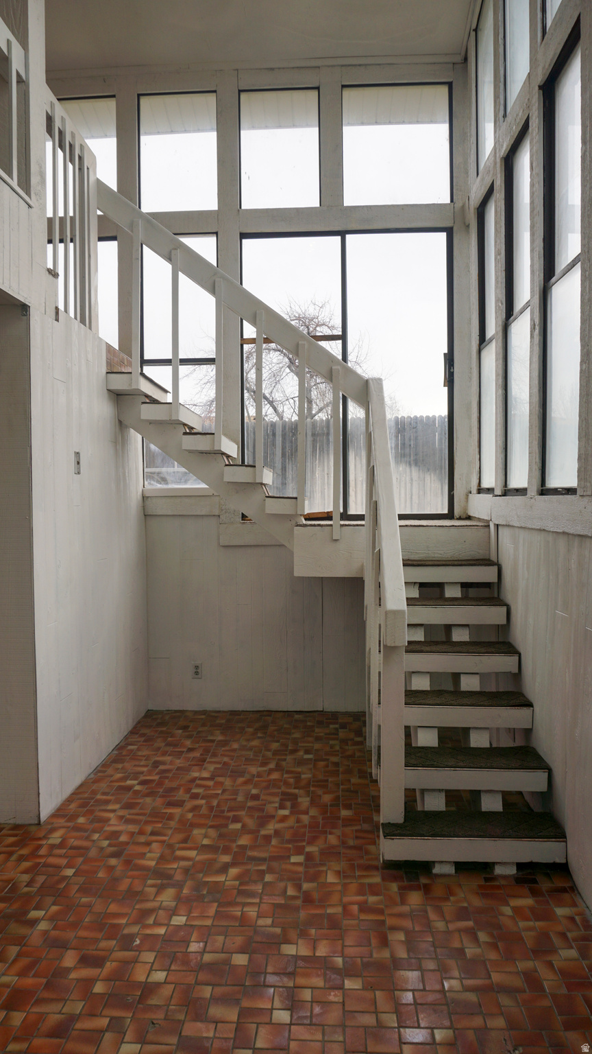 KIMBERLY CREST - Residential