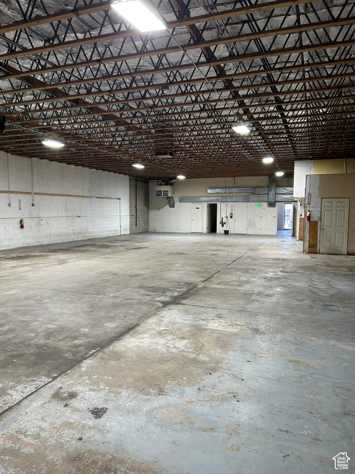 WEST TEMPLE - Commercial Sale