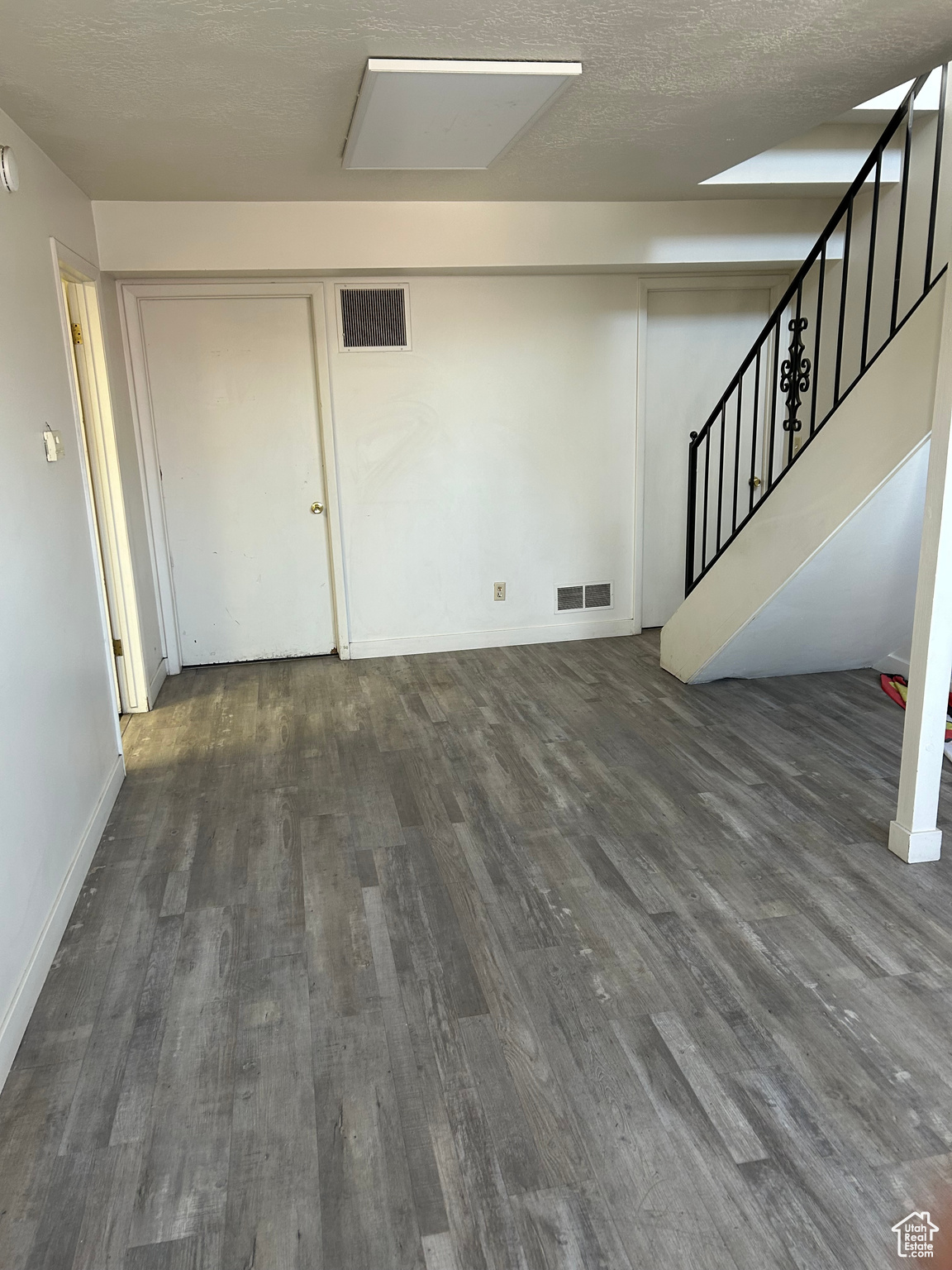 WEST TEMPLE - Commercial Sale
