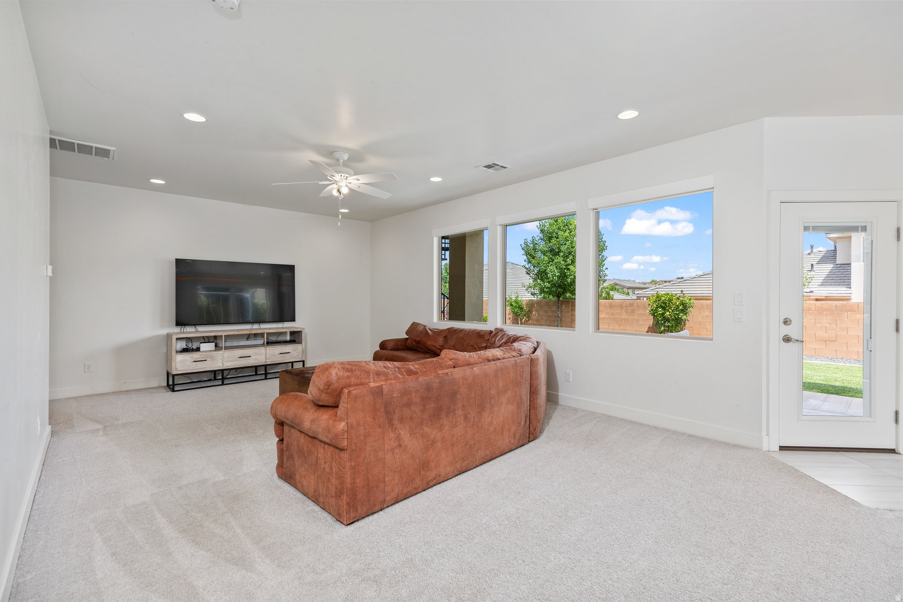 HILLS AT SANTA CLARA 1A - Residential