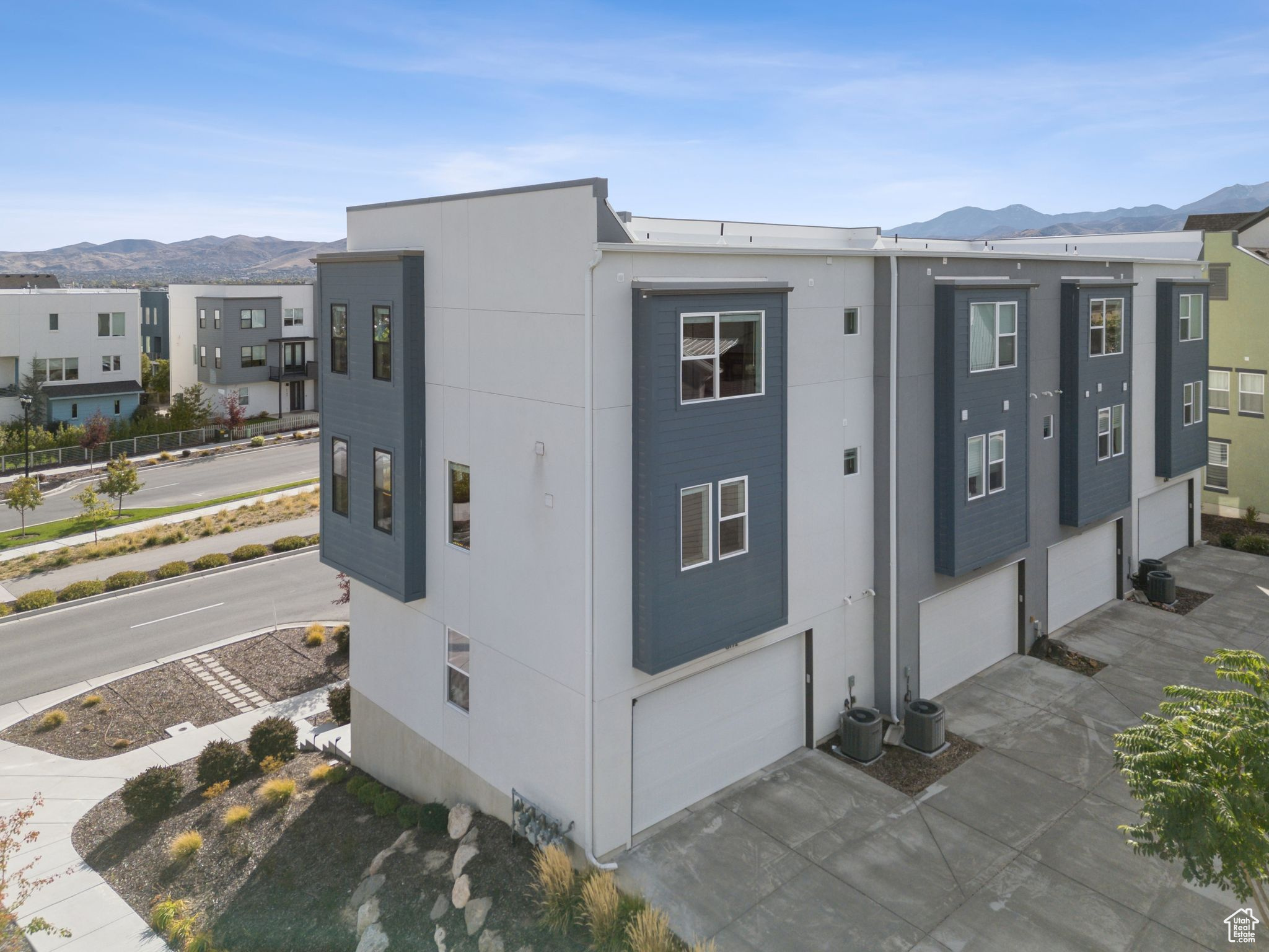 DAYBREAK VILLAGE 8 PLAT 9 - Residential