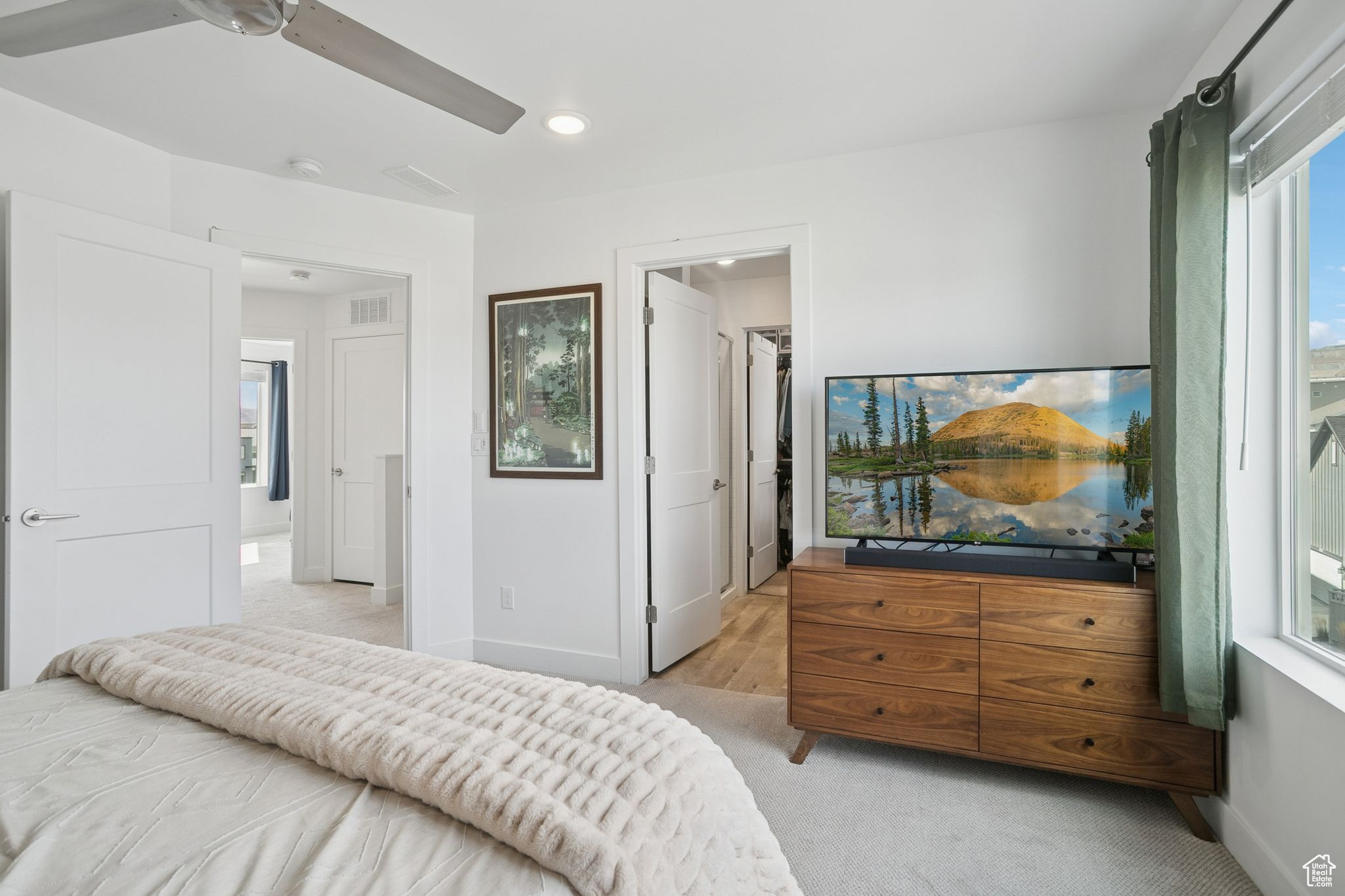 DAYBREAK VILLAGE 8 PLAT 9 - Residential