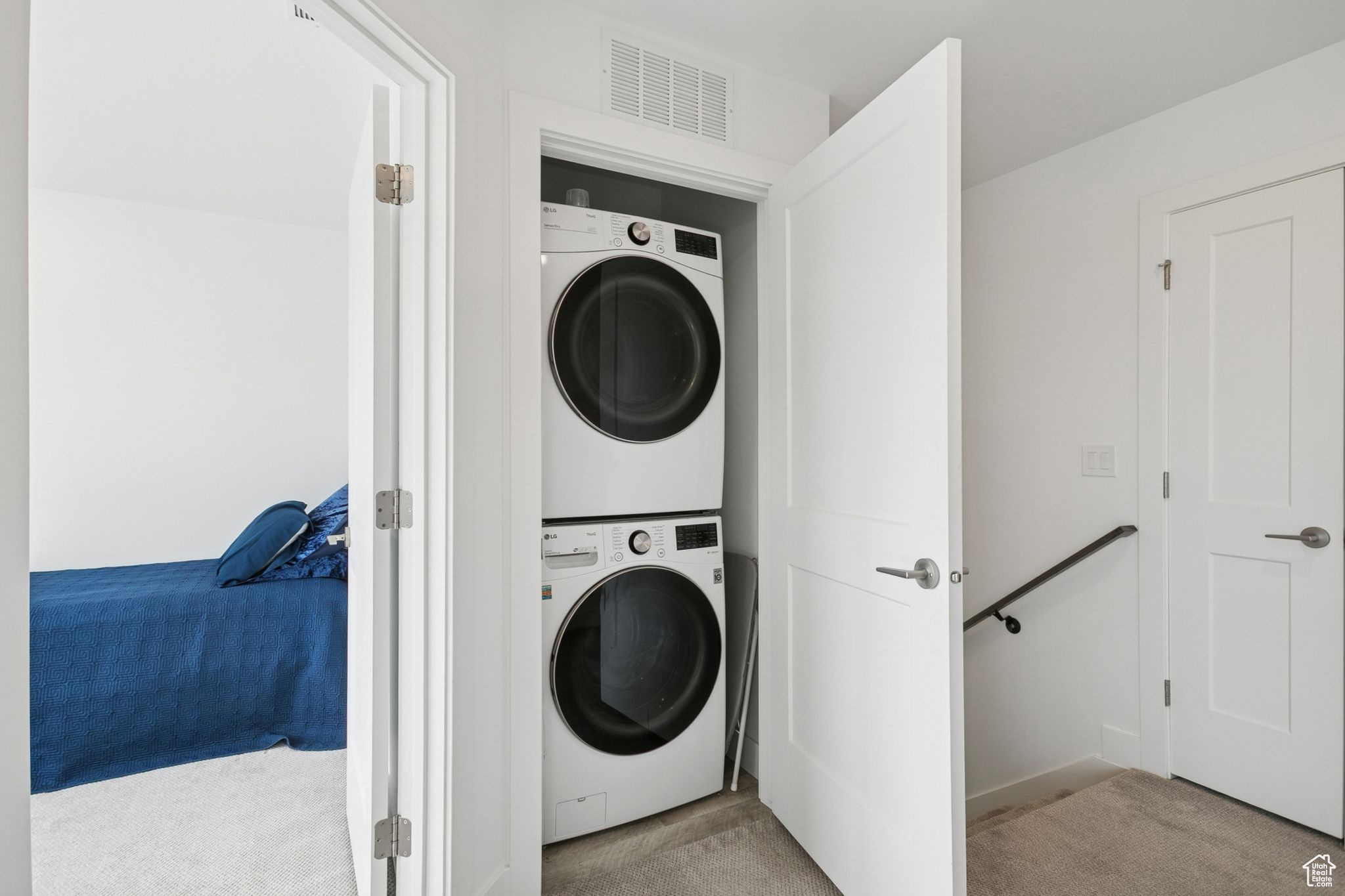 DAYBREAK VILLAGE 8 PLAT 9 - Residential