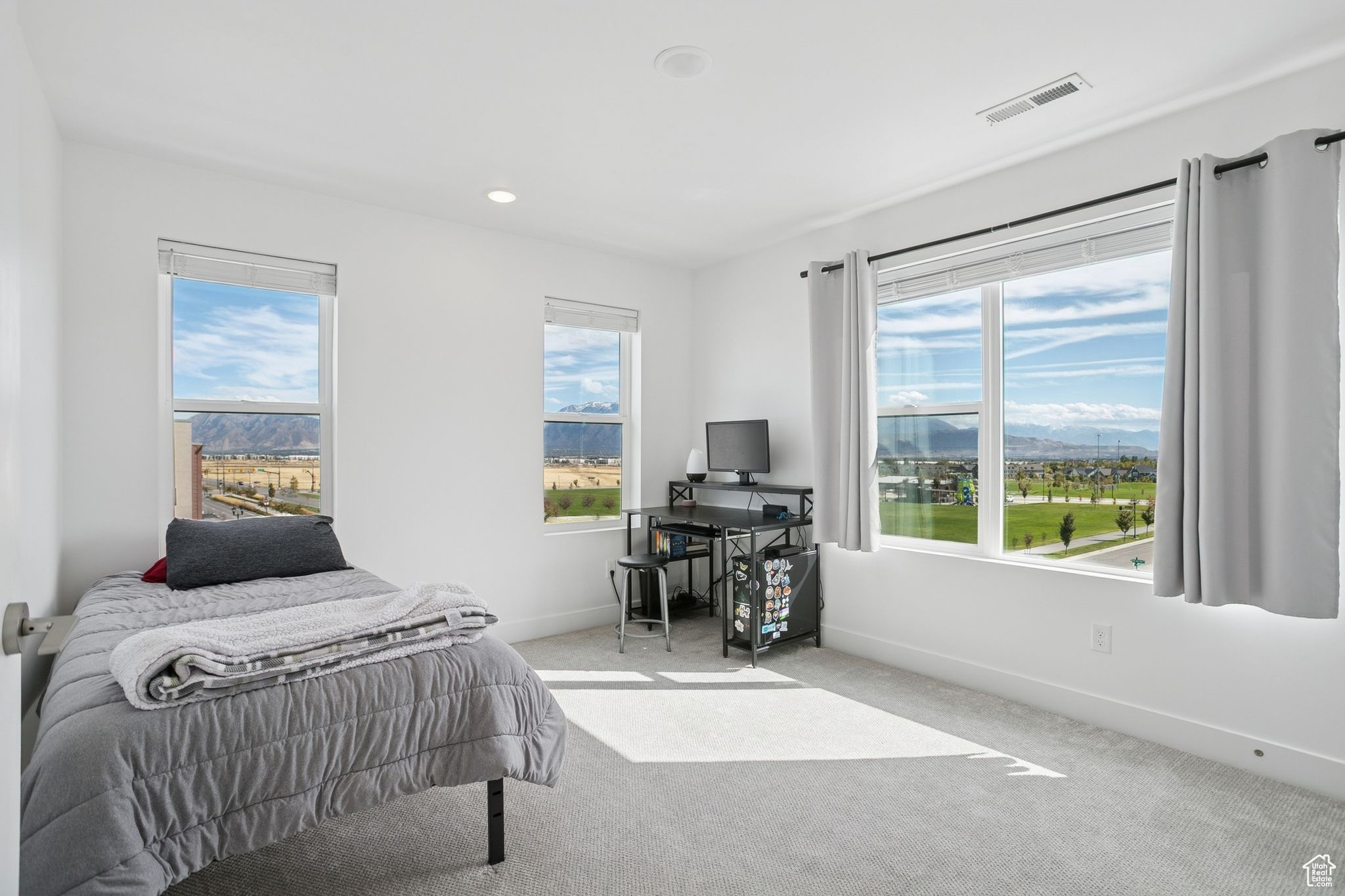 DAYBREAK VILLAGE 8 PLAT 9 - Residential