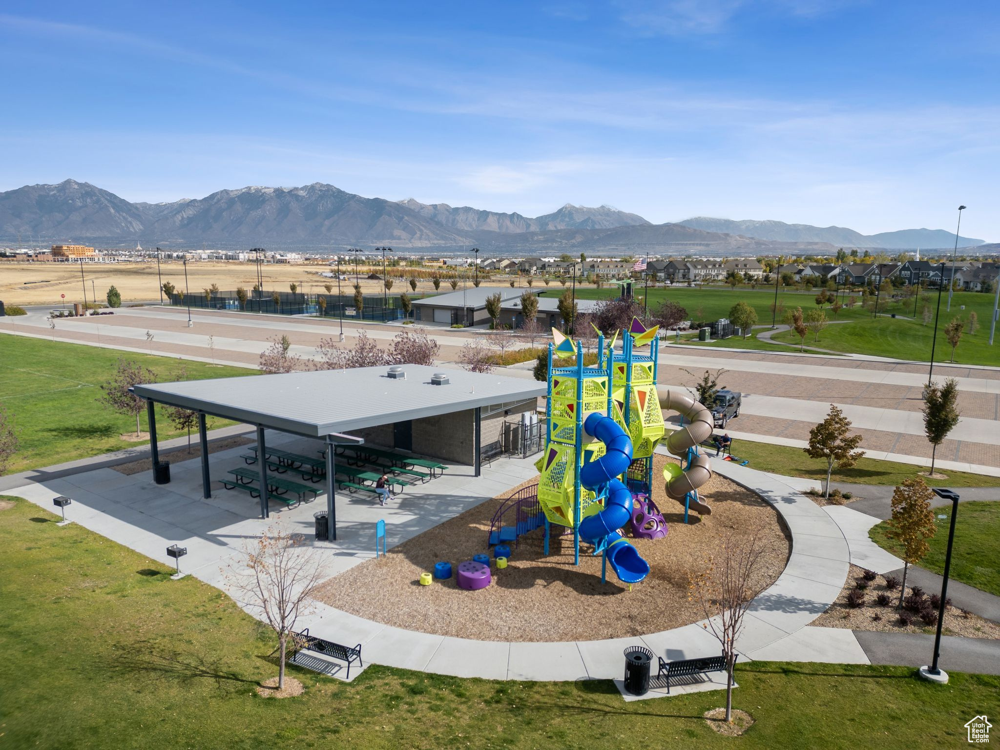 DAYBREAK VILLAGE 8 PLAT 9 - Residential