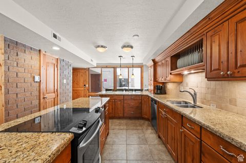 Tiny photo for 1792 CAPTAIN MOLLY DR #298, Park City, UT 84060 (MLS # 2103666)