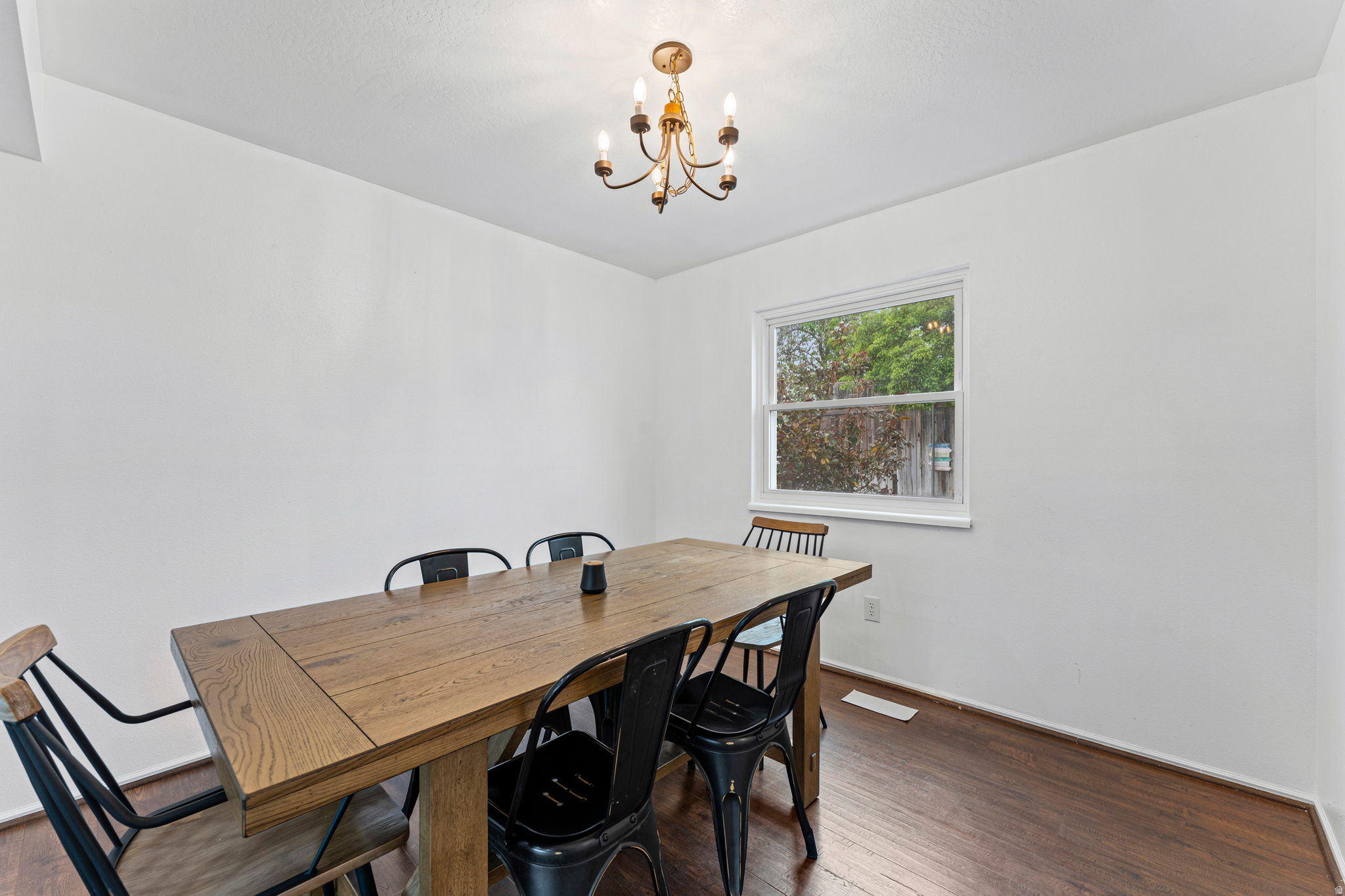 EASTRIDGE #4 - Residential