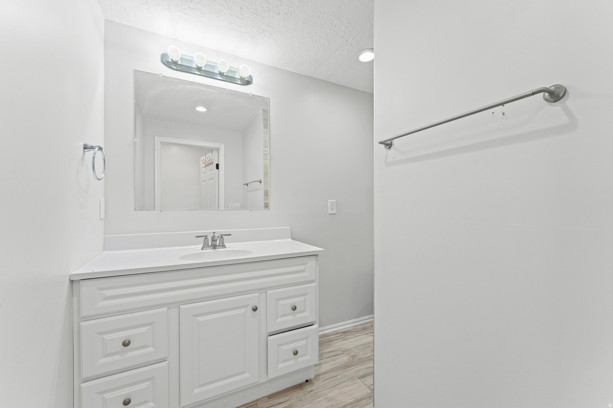 EASTRIDGE #4 - Residential