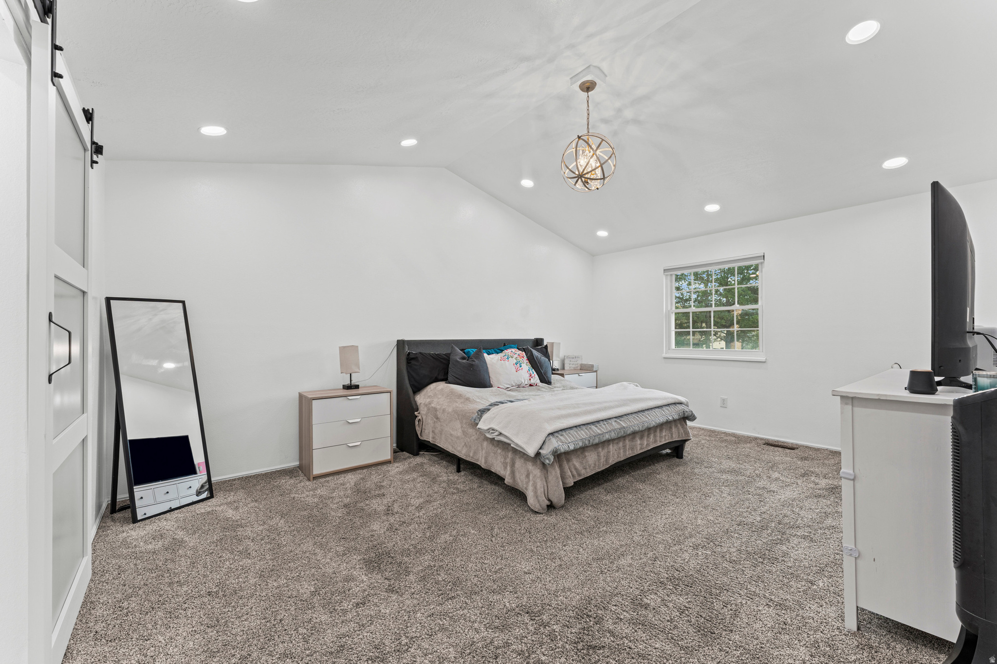 EASTRIDGE #4 - Residential