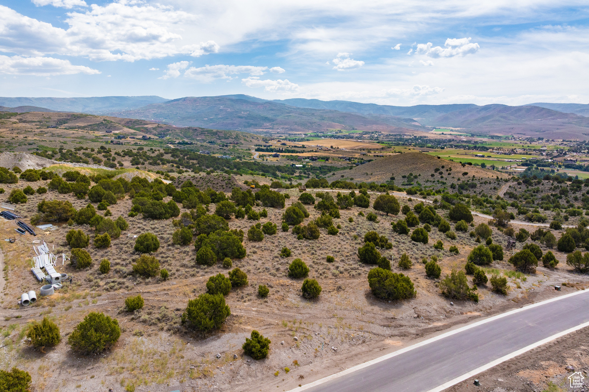 RED LEDGES - Land