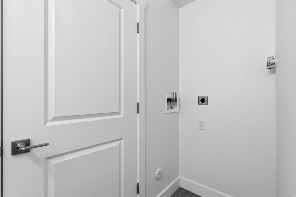 Photo of 2085 N MAIN ST #404, Sunset, UT 84015 (MLS # 2168447)
