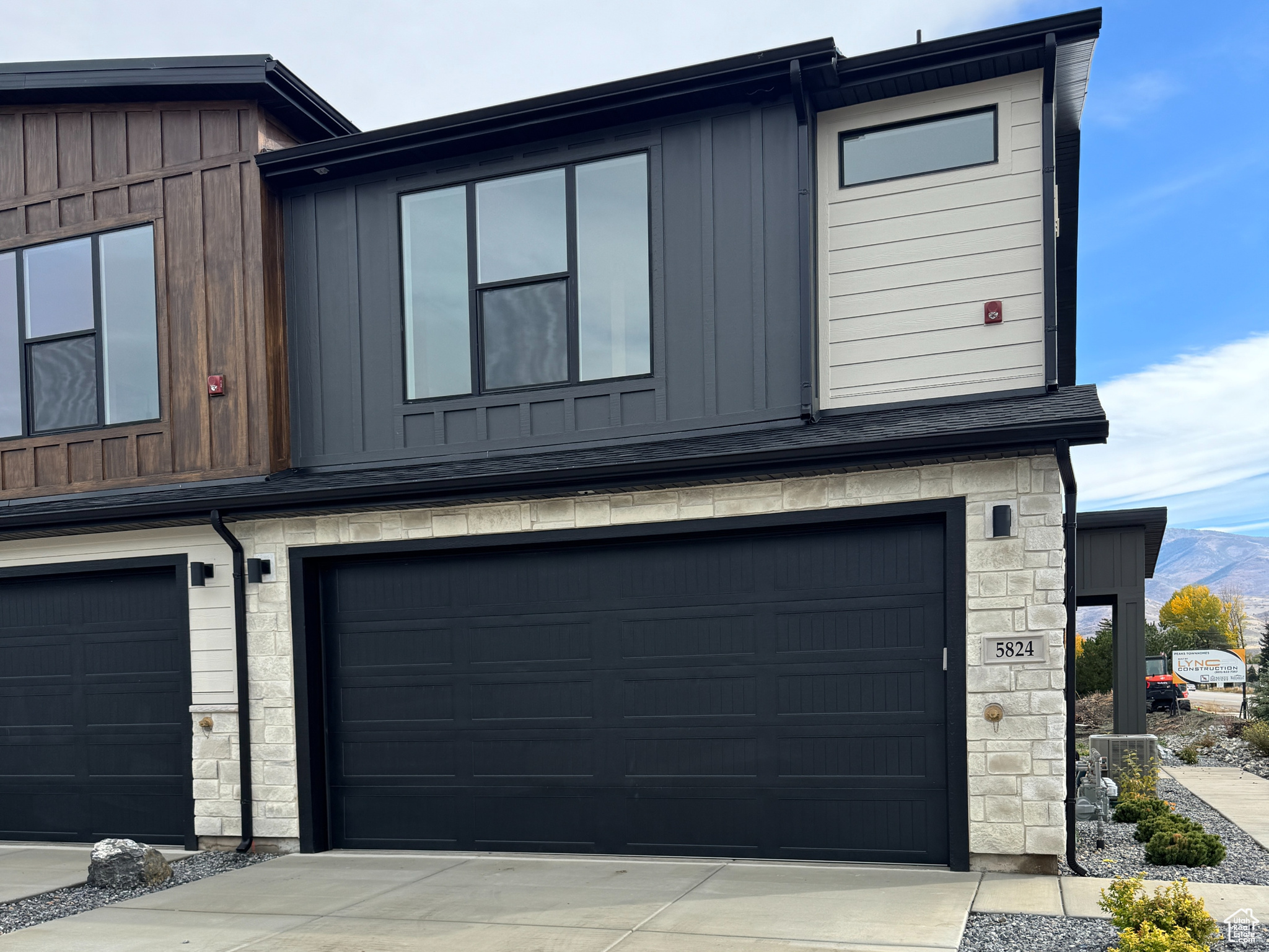 PEAKS TOWNHOMES - Residential