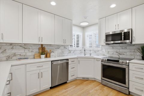 Tiny photo for 8228 S SET POINT CIR E, Sandy, UT 84093 (MLS # 2156429)