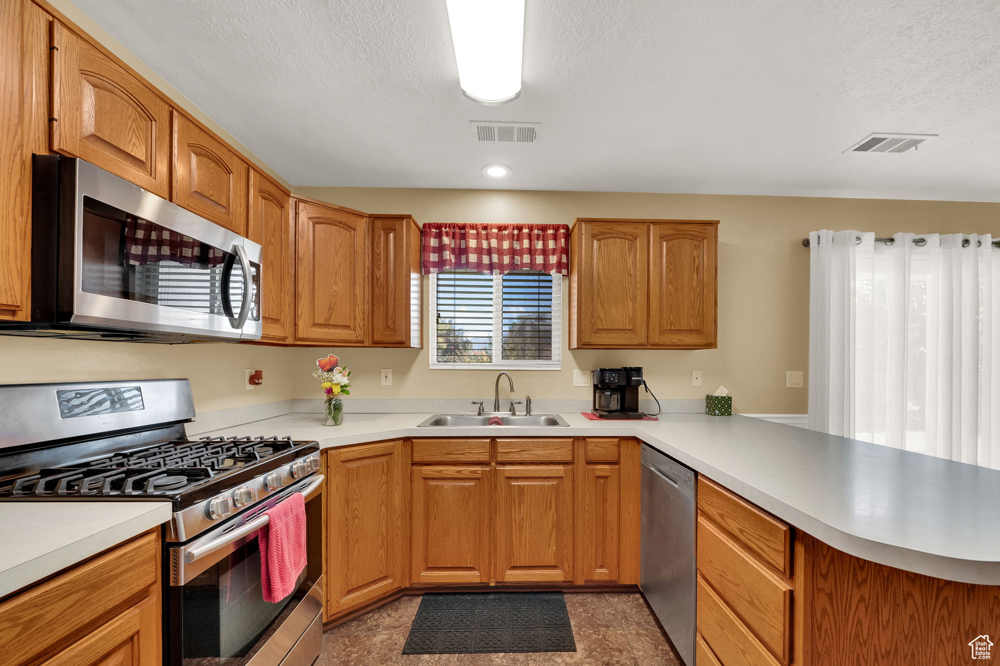 OAKCREST ESTATES - Residential