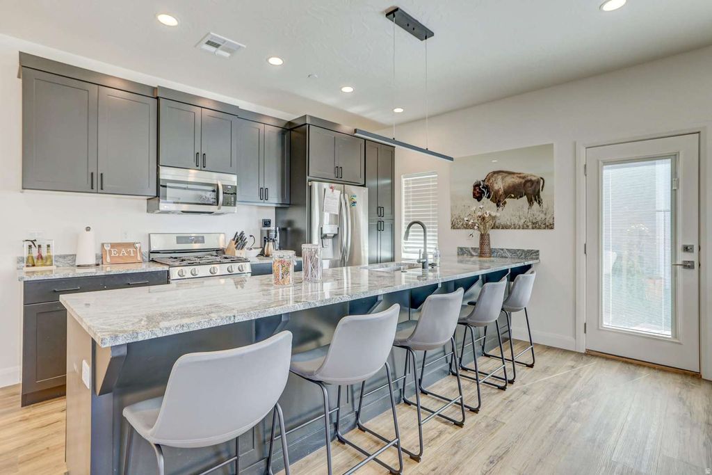 Photo of 1232 E VILLA WAY, Washington, UT 84780 (MLS # 2122713)