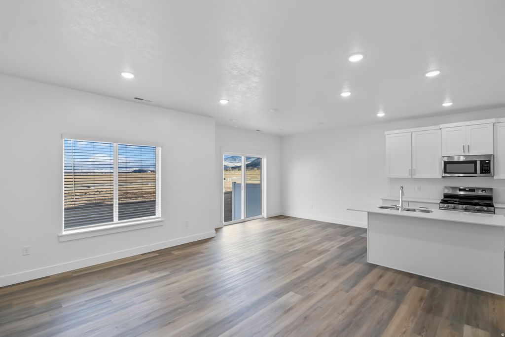 Photo of 730 W 750 N, Smithfield, UT 84335 (MLS # 2143805)