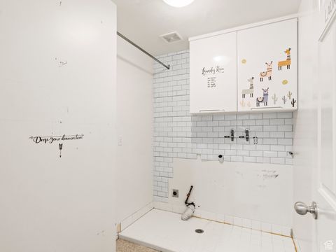Tiny photo for 718 E 200 S, Bountiful, UT 84010 (MLS # 2117982)