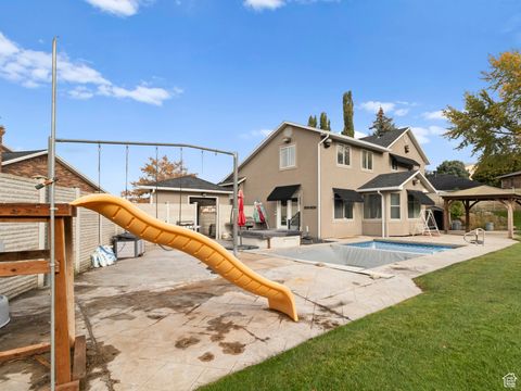 Tiny photo for 718 E 200 S, Bountiful, UT 84010 (MLS # 2117982)