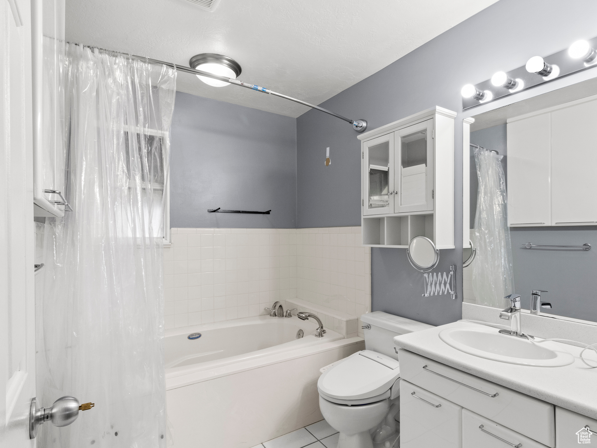 HOLMES ESTATES - Residential