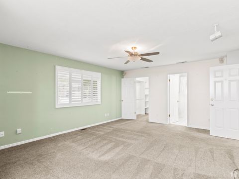 Tiny photo for 718 E 200 S, Bountiful, UT 84010 (MLS # 2117982)