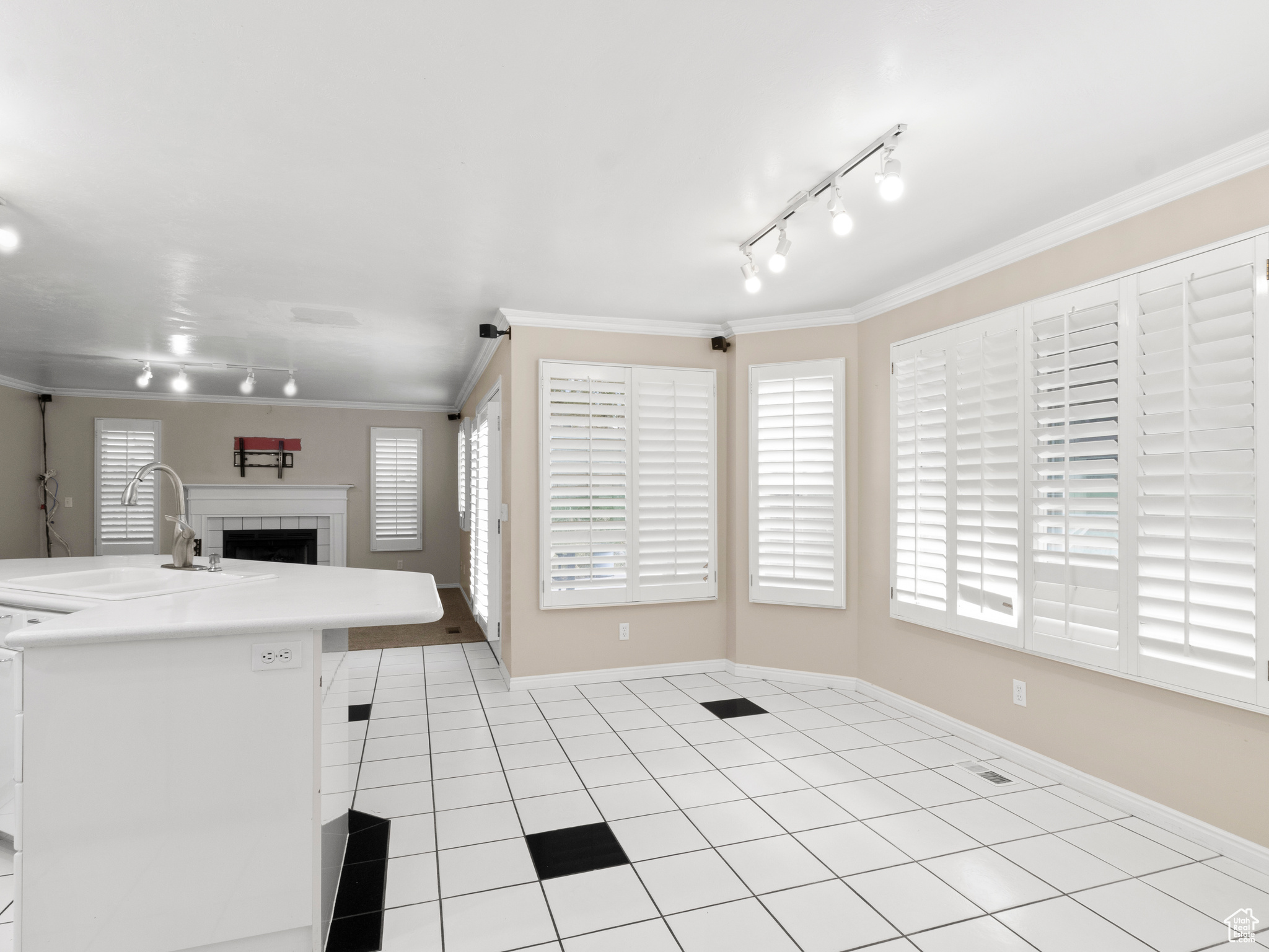 HOLMES ESTATES - Residential