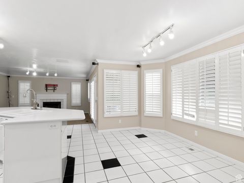 Tiny photo for 718 E 200 S, Bountiful, UT 84010 (MLS # 2117982)