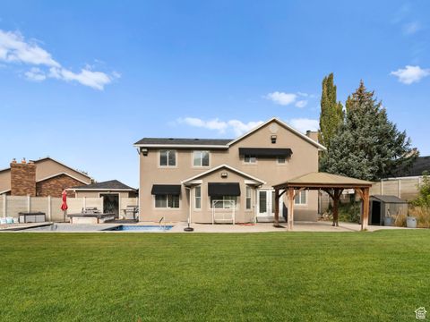Tiny photo for 718 E 200 S, Bountiful, UT 84010 (MLS # 2117982)