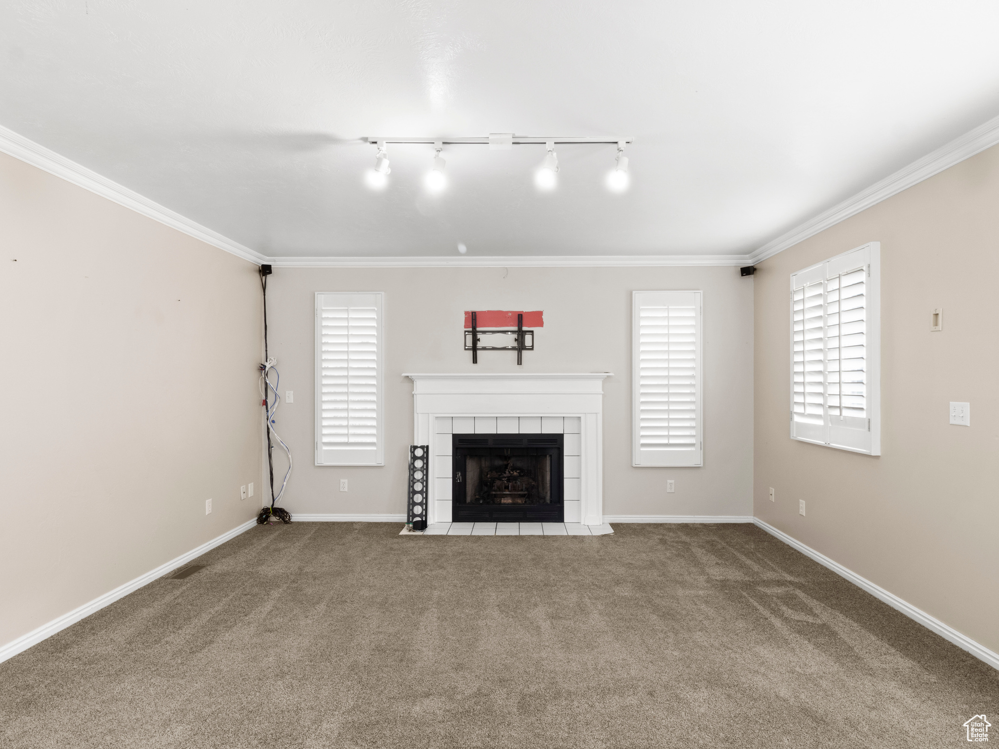 HOLMES ESTATES - Residential