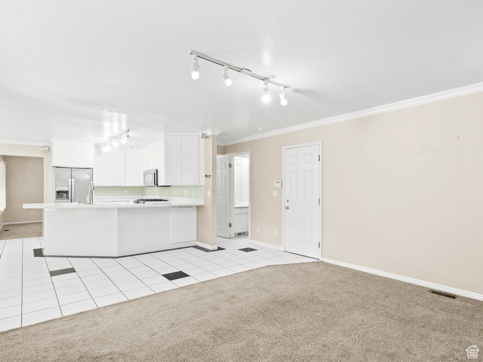 HOLMES ESTATES - Residential