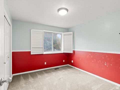 Tiny photo for 718 E 200 S, Bountiful, UT 84010 (MLS # 2117982)
