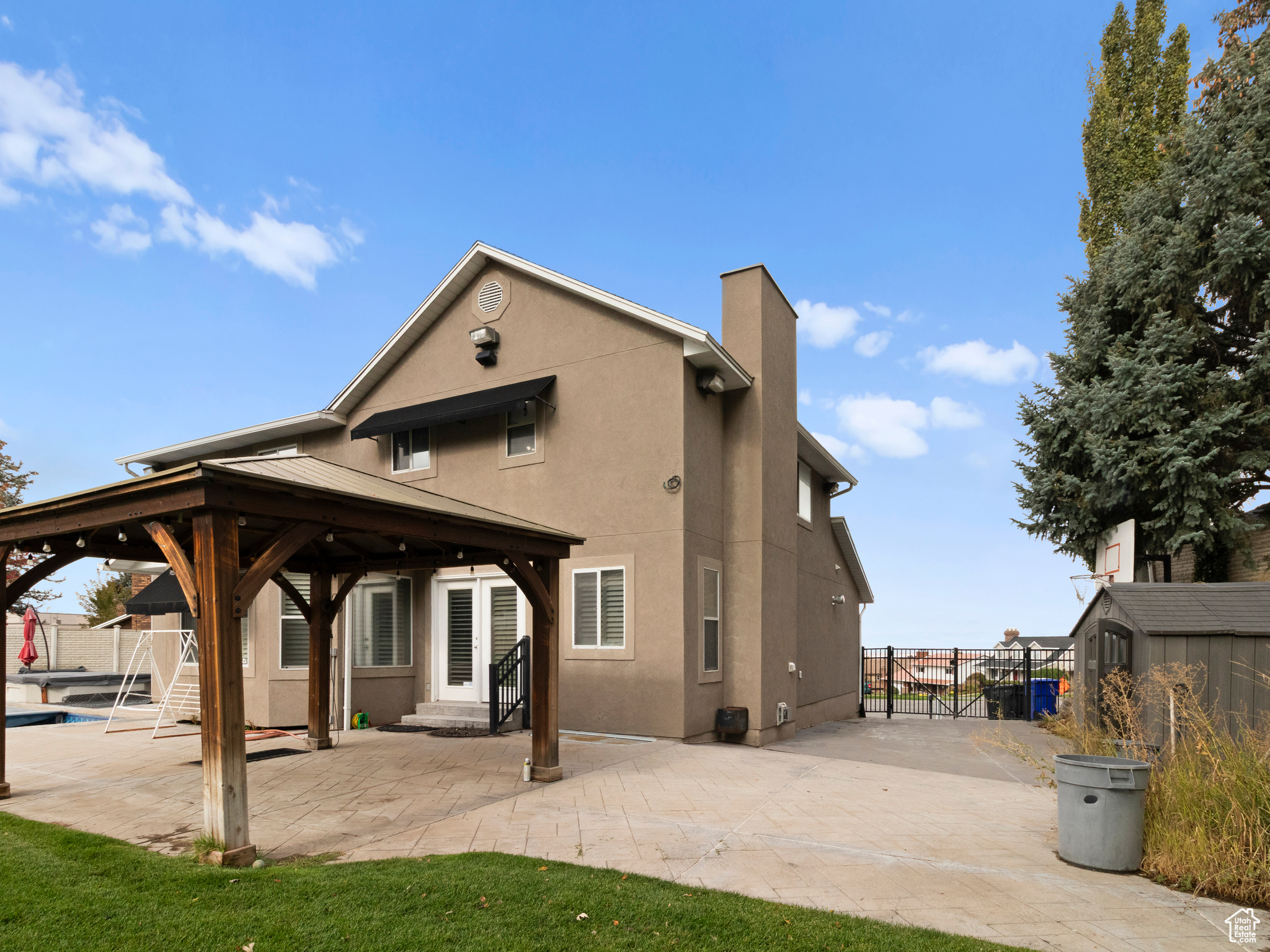 HOLMES ESTATES - Residential