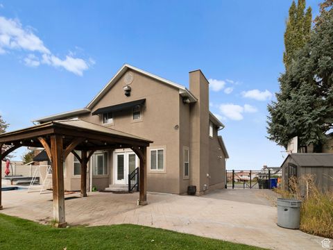 Tiny photo for 718 E 200 S, Bountiful, UT 84010 (MLS # 2117982)