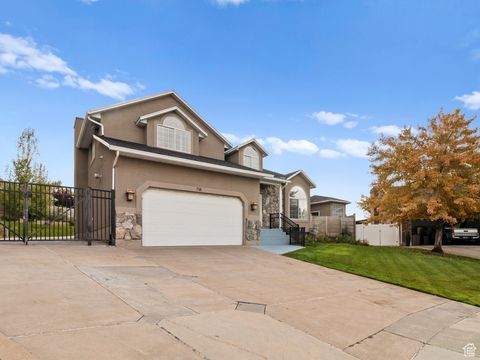 Tiny photo for 718 E 200 S, Bountiful, UT 84010 (MLS # 2117982)