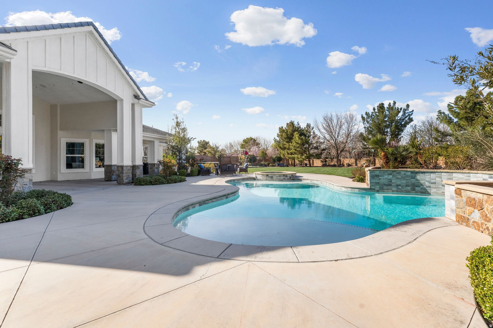 OLD FARM ESTATES - Residential