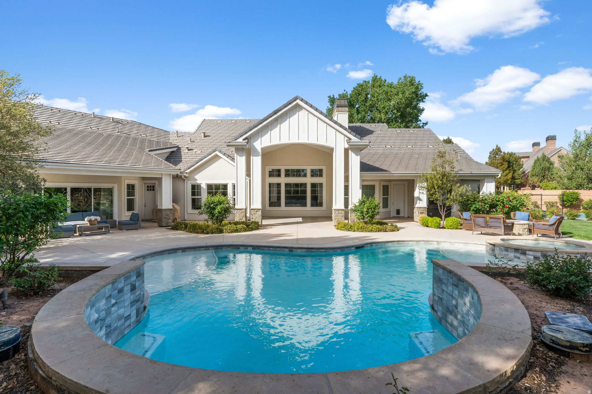 OLD FARM ESTATES - Residential