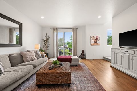 Tiny photo for 504 E ALICE WAY, Layton, UT 84041 (MLS # 2145012)