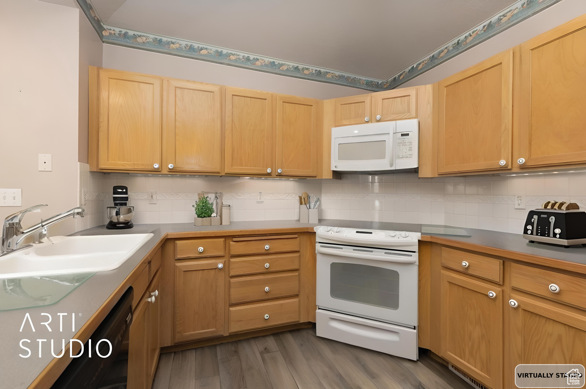 COUNTRY CORNER CONDO - Residential