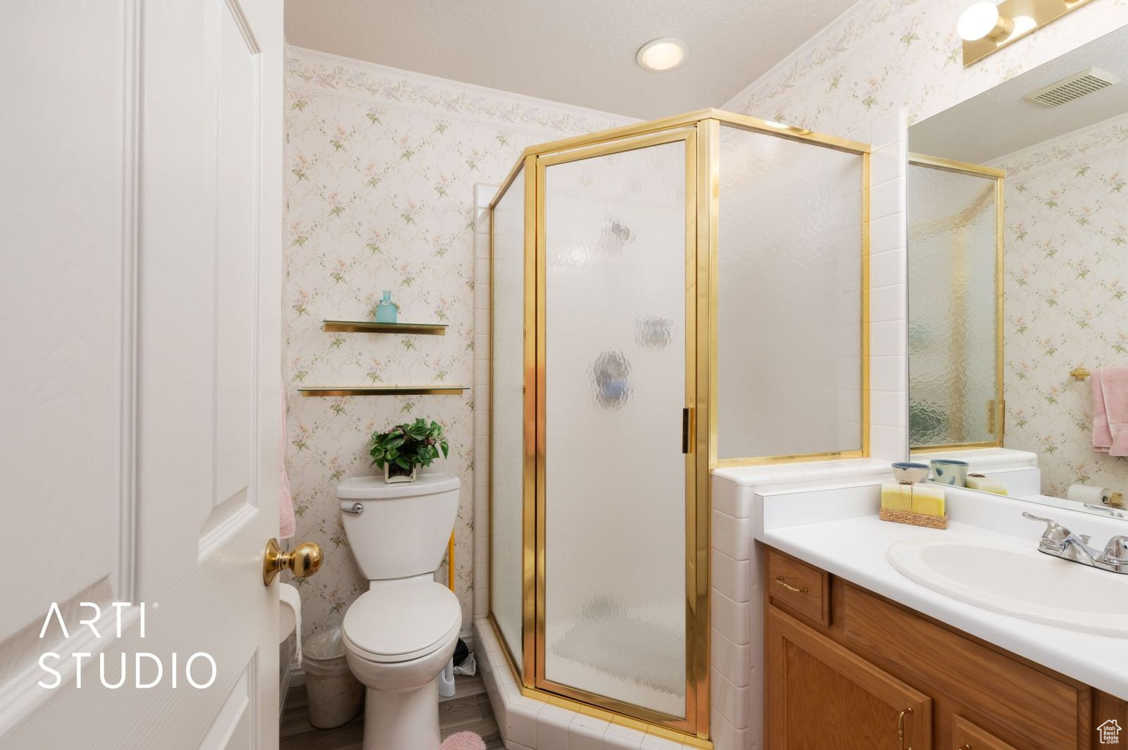 COUNTRY CORNER CONDO - Residential