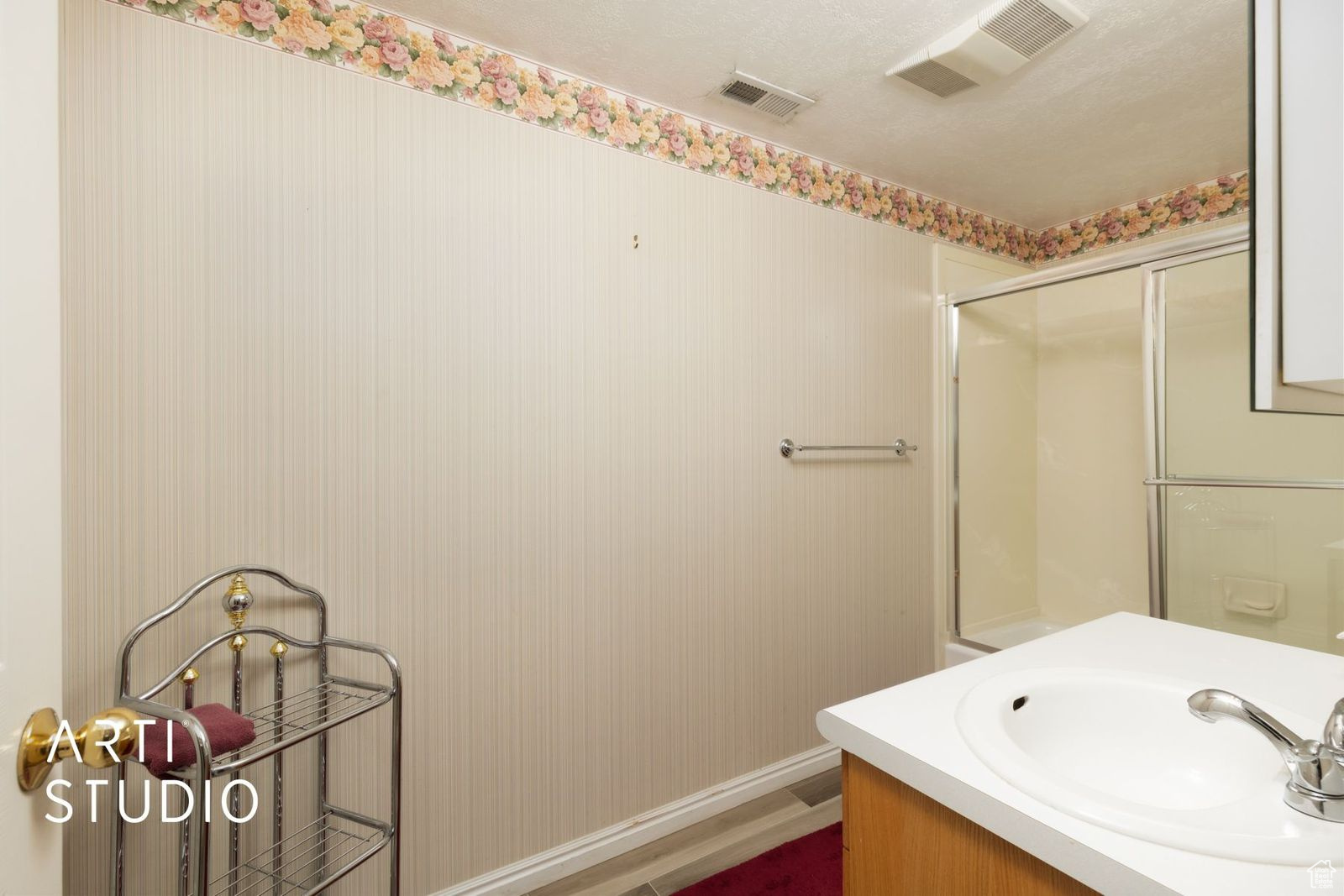 COUNTRY CORNER CONDO - Residential