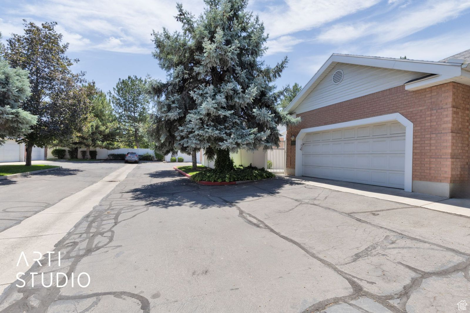 COUNTRY CORNER CONDO - Residential